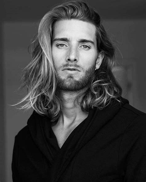 homme cheveux long|Les 44 plus belles coiffures pour hommes aux。